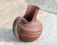 pichet boule  bec haut
dcor brun terre et porcelaine enroule